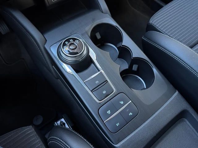 Ford Kuga 2.5 FHEV Aut., Neuwagenzustand !