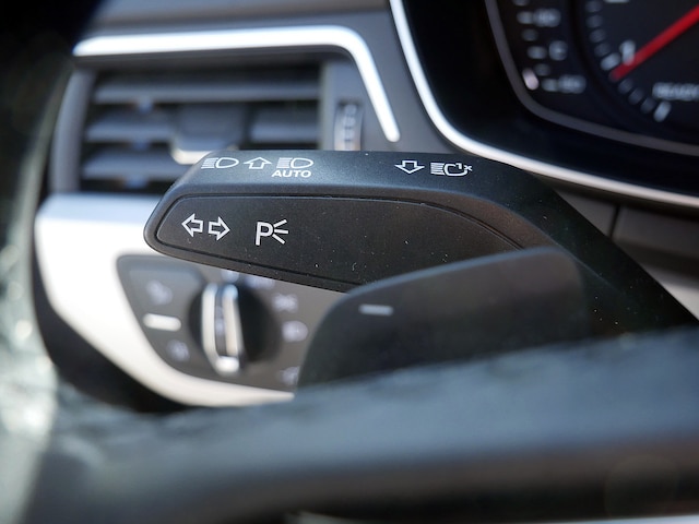 Audi A4 35 TFSI Avant S-Tronic