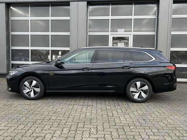 Volkswagen Passat 1.5 eTSI Business Variant