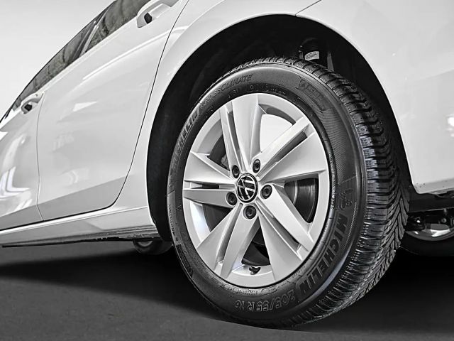 Volkswagen Golf Life Variant