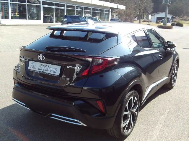 Toyota C-HR Hybride Team D