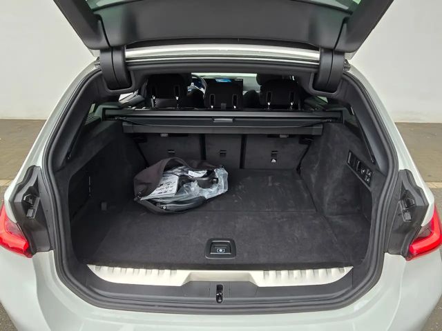 BMW 330 330e M-Sport Touring