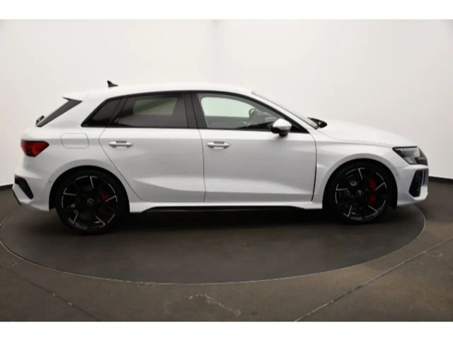 Audi RS3 Quattro S-Tronic Sedan