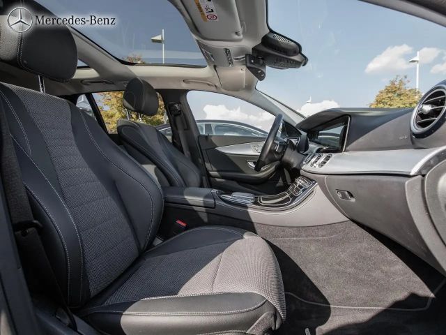 Mercedes-Benz E 220 4MATIC E 220 d Estate