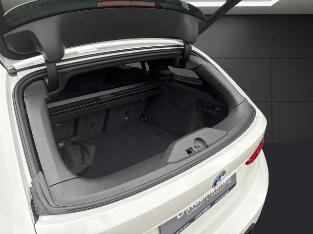 BMW 330 330e M-Sport Touring xDrive