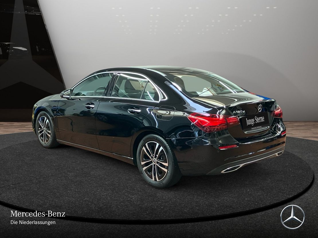 Mercedes-Benz A 180 A 180 d