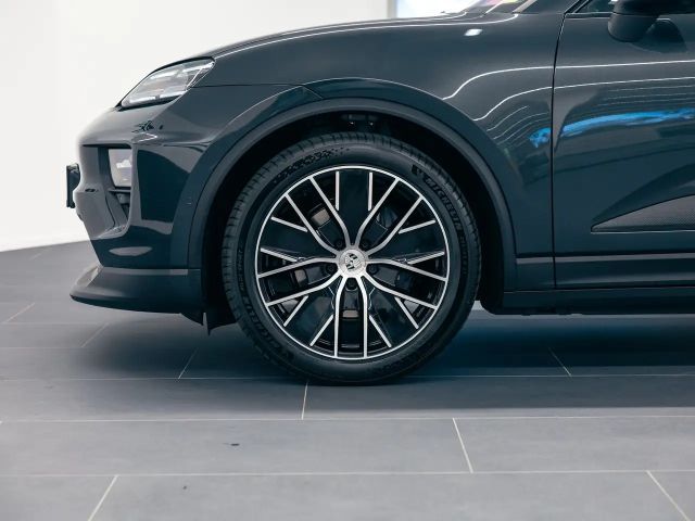 Porsche Macan 4