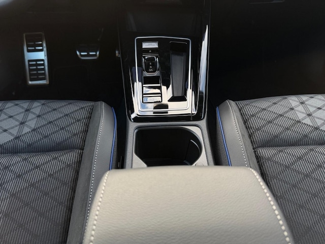 Volkswagen Golf 1.5 eTSI DSG Variant