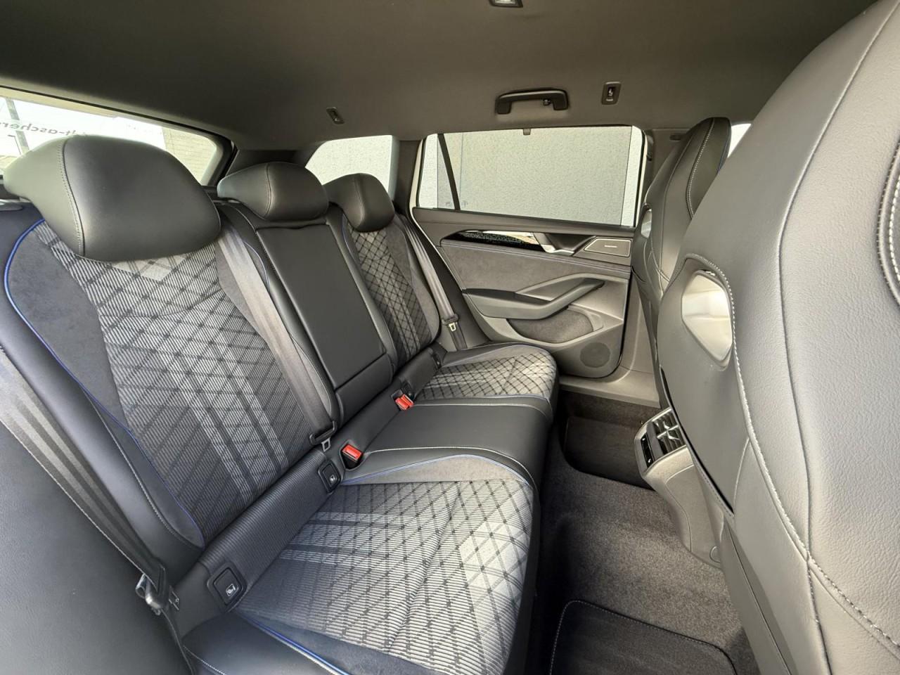 Volkswagen Passat DSG R-Line eHybrid