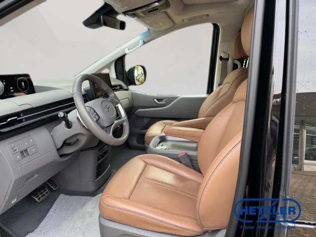 Hyundai Staria Signature Vierwielaandrijving