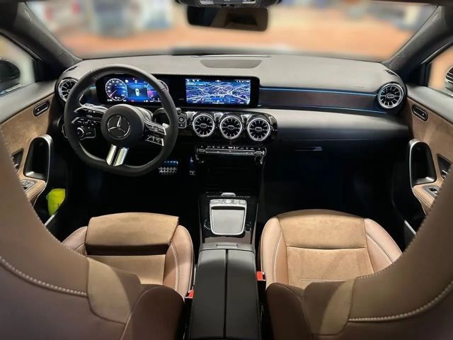 Mercedes-Benz A 220 A 220 d AMG Line Premium