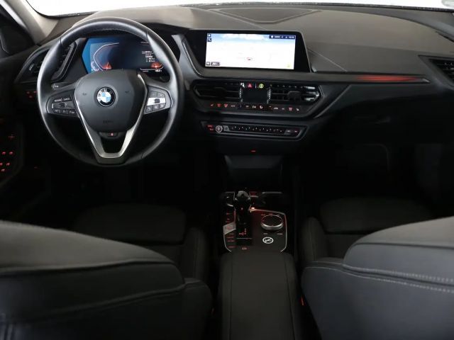 BMW 118 118i Sedan Sport Line