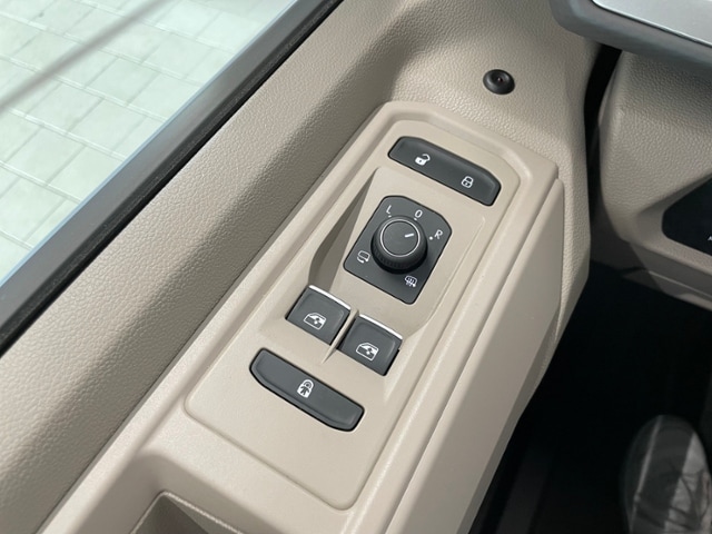 Volkswagen Multivan 2.0 TSI Lang T7