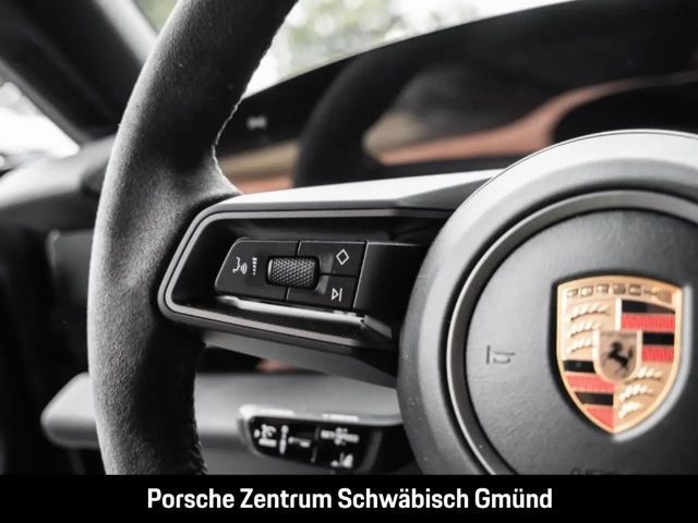 Porsche Taycan 4 Cross Turismo