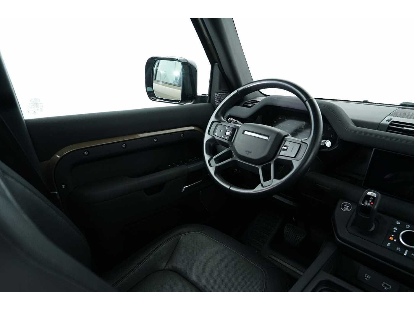 Land Rover Defender 110 Dynamic SE