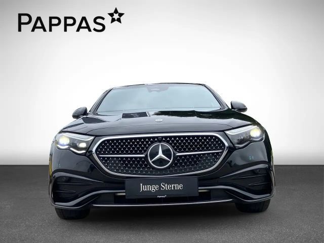 Mercedes-Benz E 220 AMG Line E 220 d Sedan