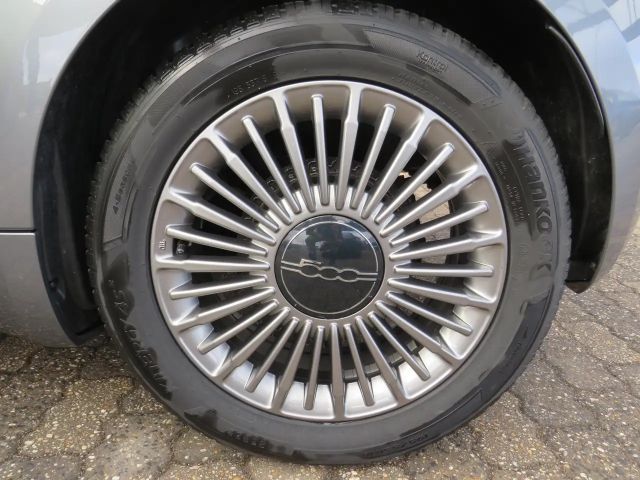 Fiat 500e 500e 42kWh Komfort&Stely Paket PDC Kamera ALU