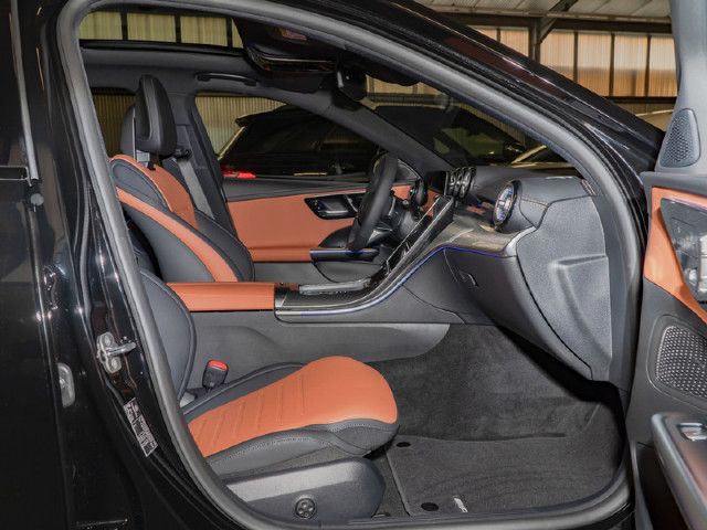 Mercedes-Benz C 200 AMG Line Sedan