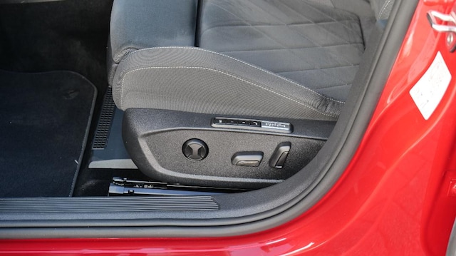 Volkswagen Golf 1.5 eTSI DSG Golf VIII