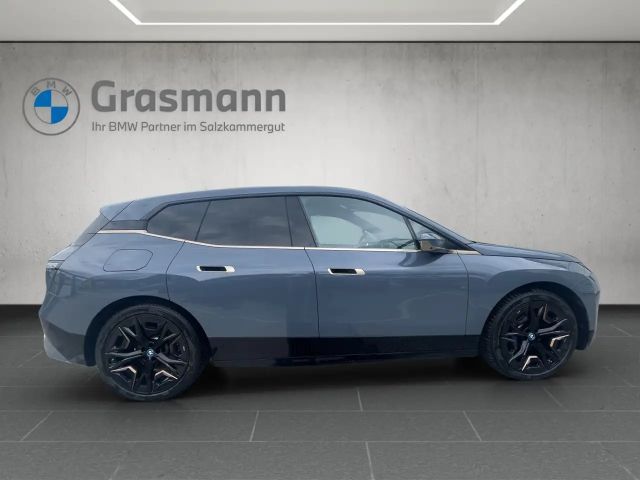 BMW iX xDrive50