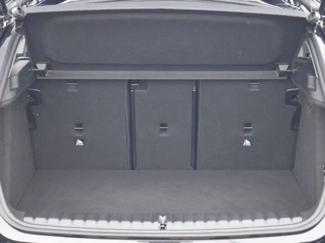 BMW 118 118i Sedan Sport Line