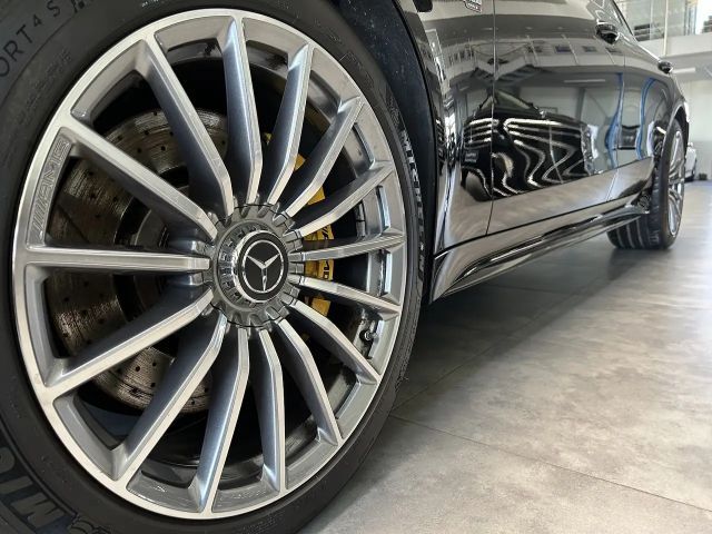 Mercedes-Benz AMG GT 4MATIC+ AMG Line Coupé