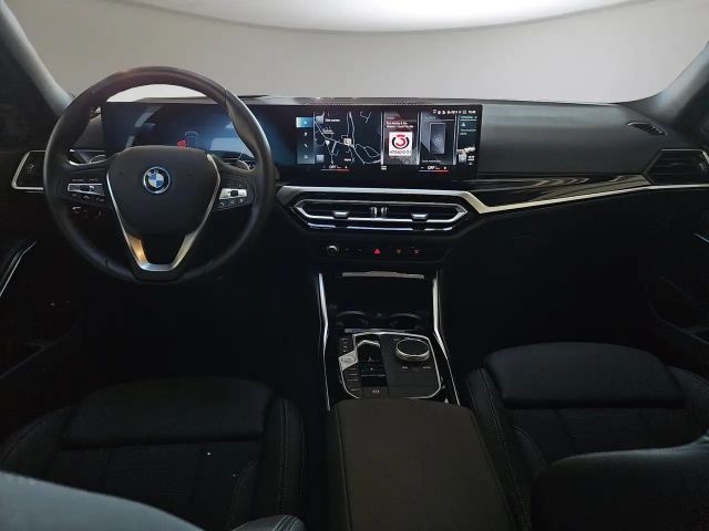 BMW 330 330e Touring xDrive