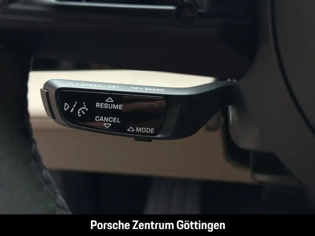 Porsche Taycan 4 Cross Turismo