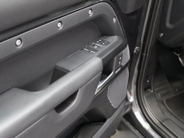 Land Rover Defender V8 Carpathian Edition