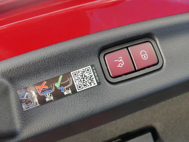 Mercedes-Benz C 200 AMG Line Sedan