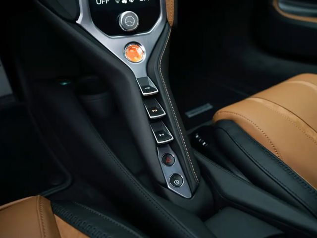 McLaren 600LT 750S Coupé I TechLux I B&W