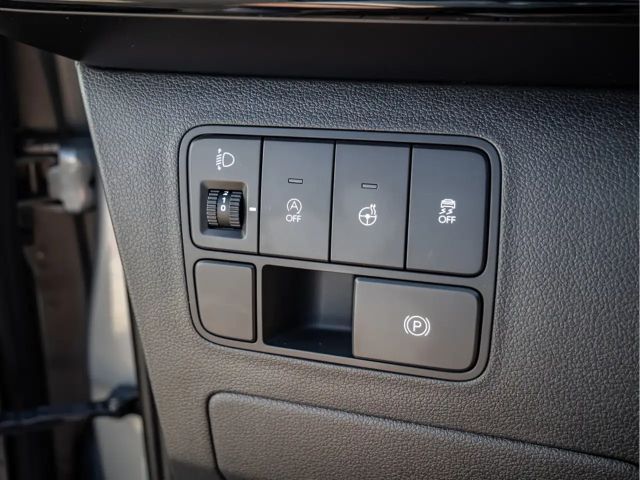 Hyundai Staria Signature