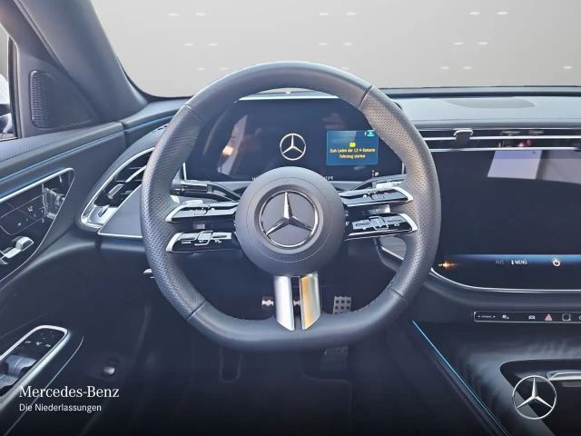 Mercedes-Benz E 200 AMG Line Sedan