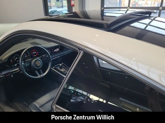 Porsche 992 Carrera Coupé