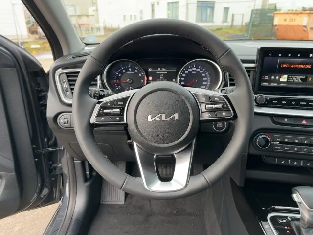 Kia Ceed CEED Ultimate Edition 1.5T LED+Kamera+Navi