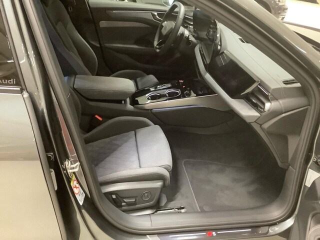 Audi A6 Avant Quattro S-Tronic