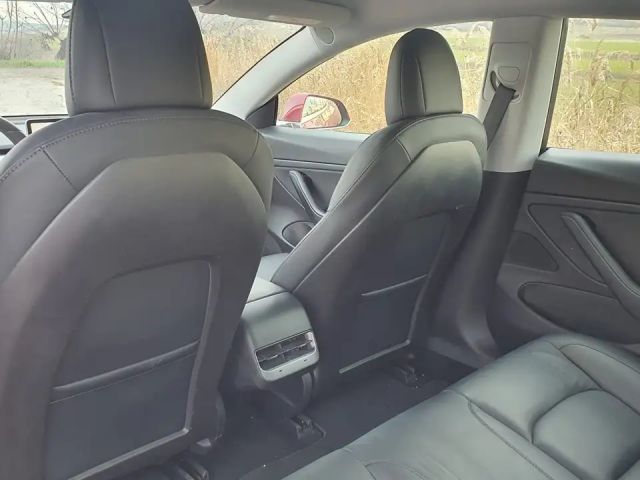 Tesla Model 3 AWD Long Range