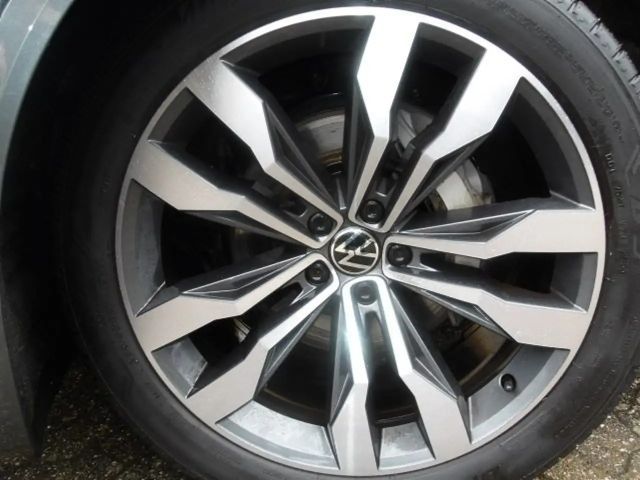 Volkswagen Touareg 4Motion R-Line Style