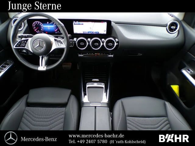 Mercedes-Benz B 200 Progressive Sedan