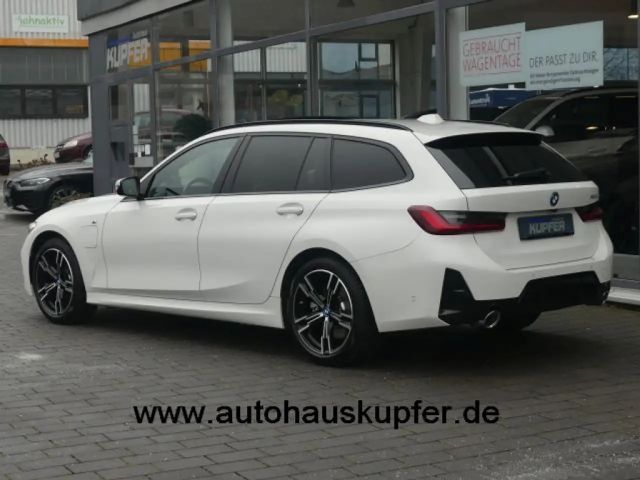 BMW 330 330e