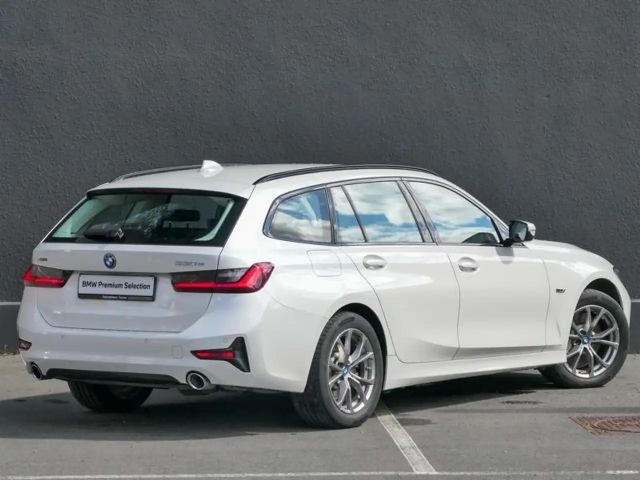 BMW 330 330e Touring xDrive