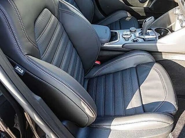 Alfa Romeo Giulia AT8 Q4