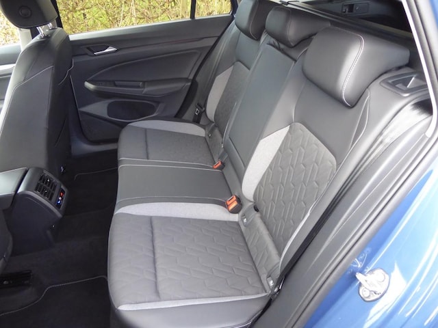 Volkswagen Golf Life Variant