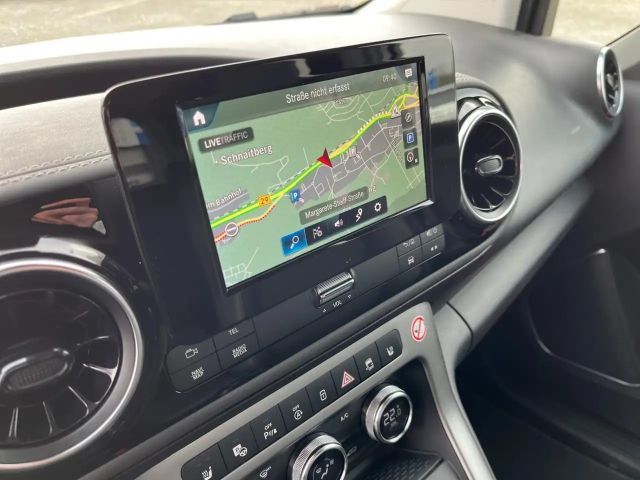 Mercedes-Benz T 180 T 180 d Navi PDC KAM AUT SHZ KlimaA SpurH FLA