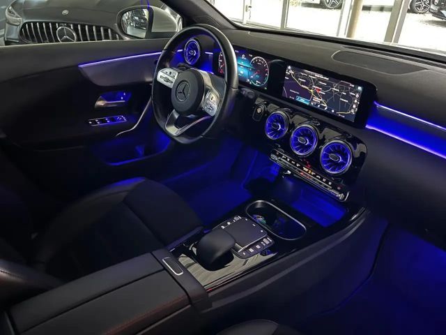 Mercedes-Benz A 250 A 250 e AMG Line