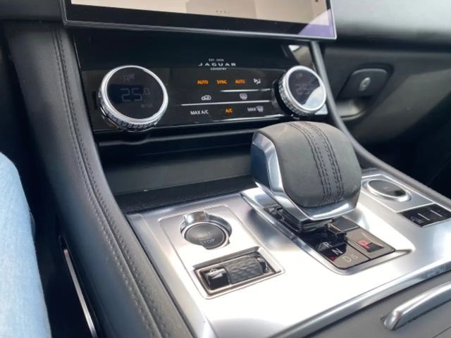 Jaguar F-Pace AWD P400e