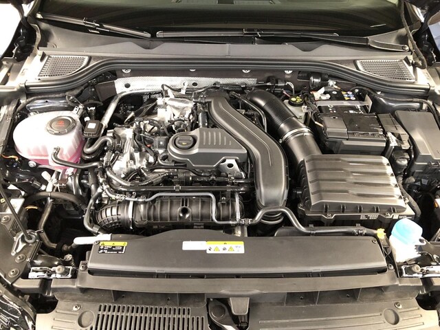 Volkswagen Golf 1.5 eTSI DSG Variant