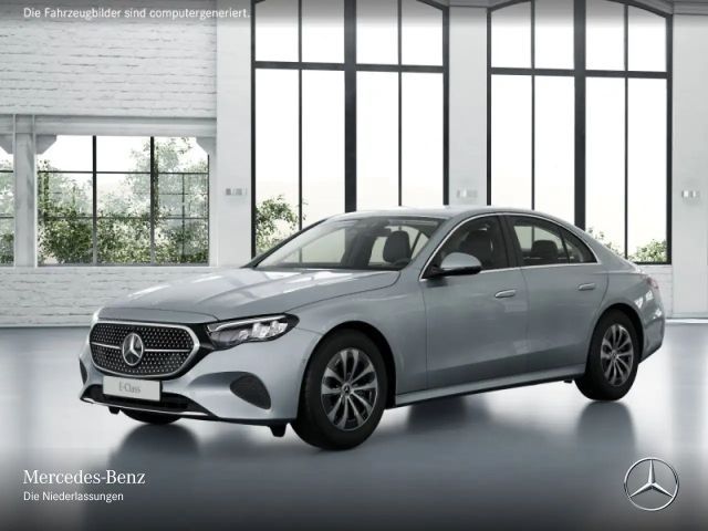 Mercedes-Benz E 200 AVANTGARDE Sedan
