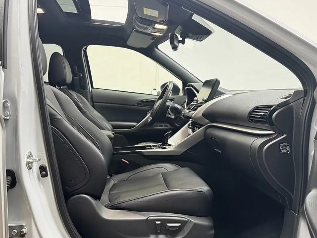 Mitsubishi Eclipse Cross / LED/ PANORAMAD./ ACC/ NAVI/ RÜCKFAHRK./ ANHV./