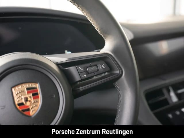 Porsche Taycan 4S